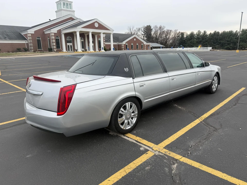 1999 Cadillac DeVille 7th Gen - Image 22 of 31