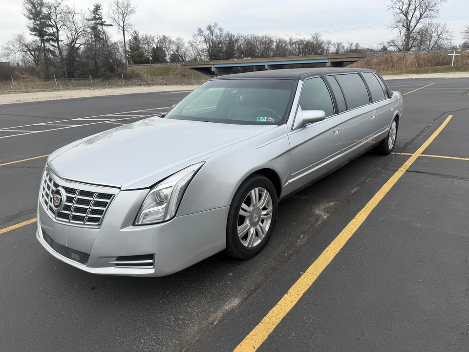 1999 Cadillac DeVille 7th Gen - Image 8 of 31
