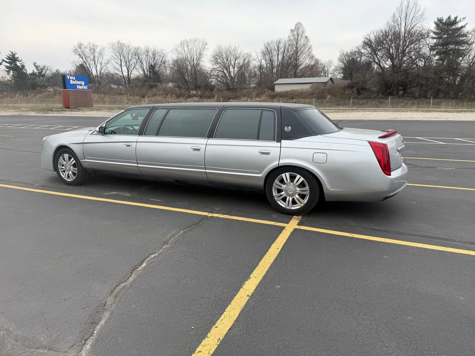1999 Cadillac DeVille 7th Gen - Image 14 of 31