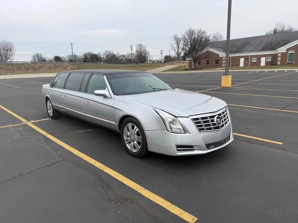 1999 Cadillac DeVille 7th Gen - Image 28 of 31