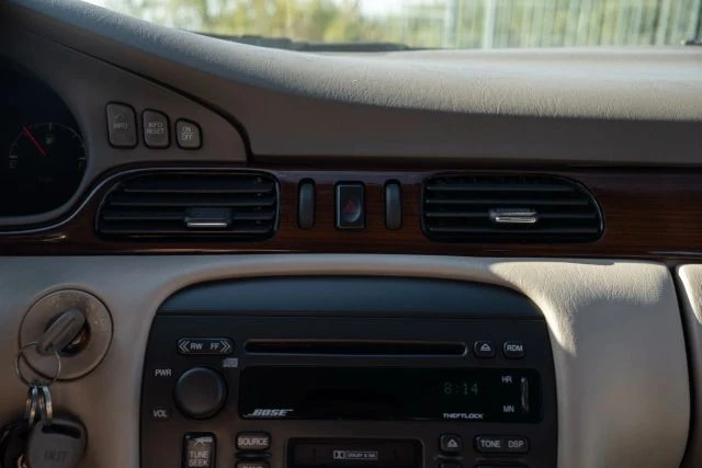 1999 Cadillac Seville - Image 30 of 31