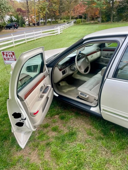 1999 Cadillac DeVille 7th Gen - Image 4 of 6