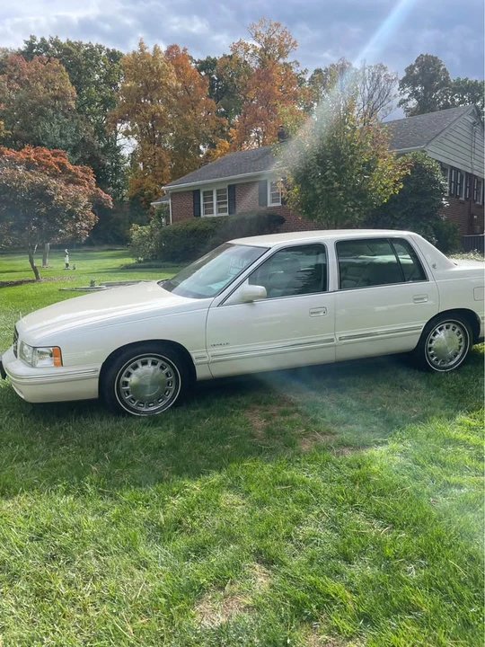 1999 Cadillac DeVille 7th Gen - Image 2 of 6