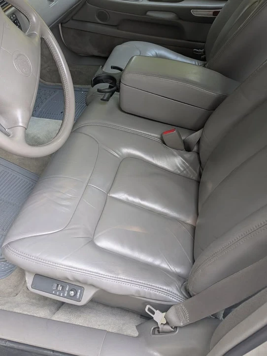 1999 Cadillac DeVille 7th Gen - Image 2 of 5