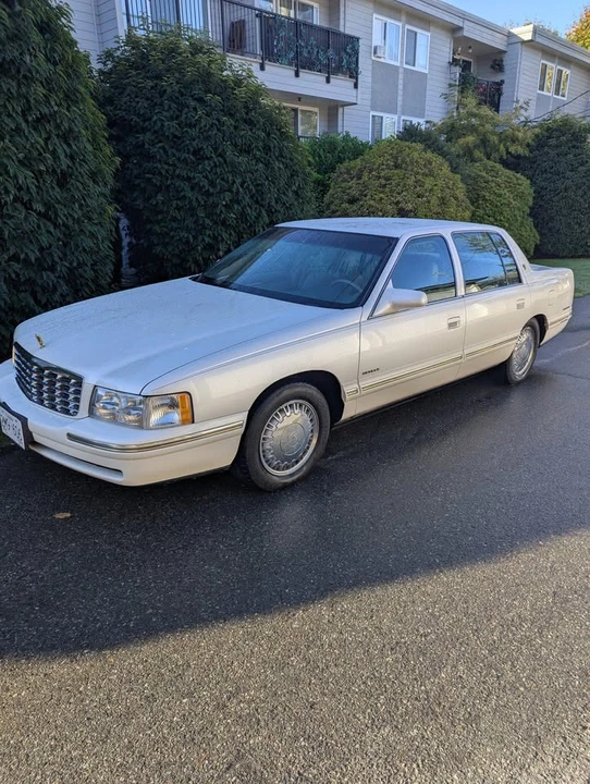 1999 Cadillac DeVille 7th Gen - Image 4 of 5