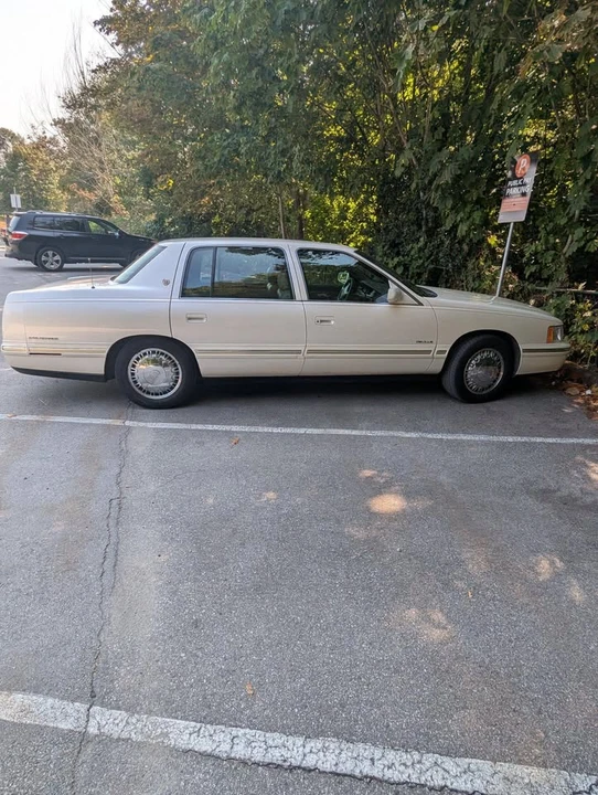 1999 Cadillac DeVille 7th Gen - Image 3 of 5