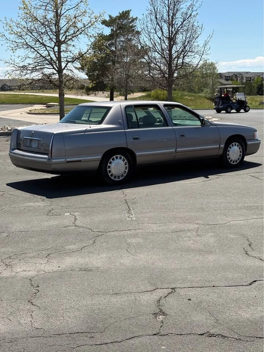 1999 Cadillac DeVille 7th Gen - Image 4 of 9