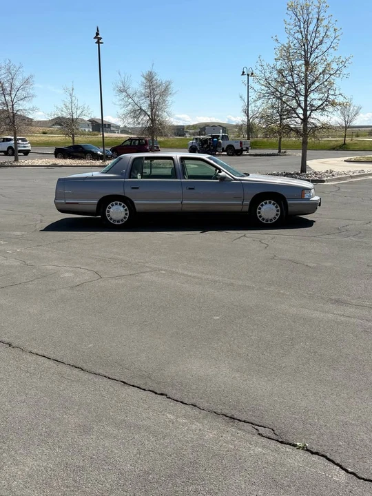 1999 Cadillac DeVille 7th Gen - Image 5 of 9