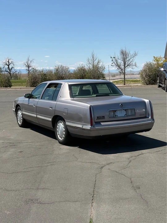 1999 Cadillac DeVille 7th Gen - Image 2 of 9