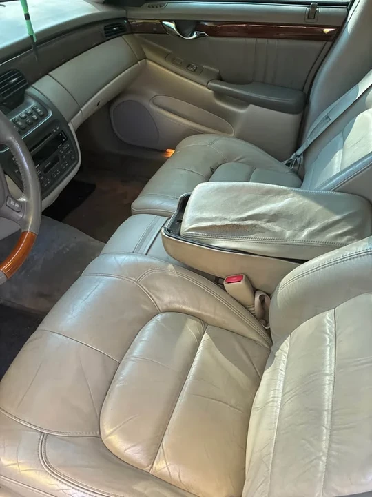 1999 Cadillac DeVille 7th Gen - Image 2 of 9