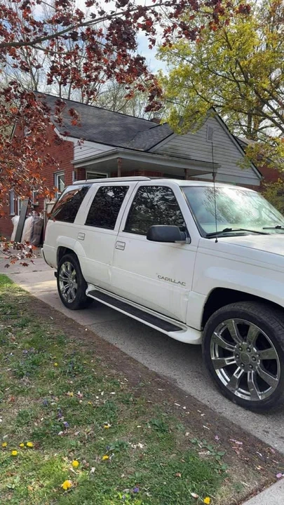 1999 Cadillac Escalade 1st Gen - Image 4 of 7