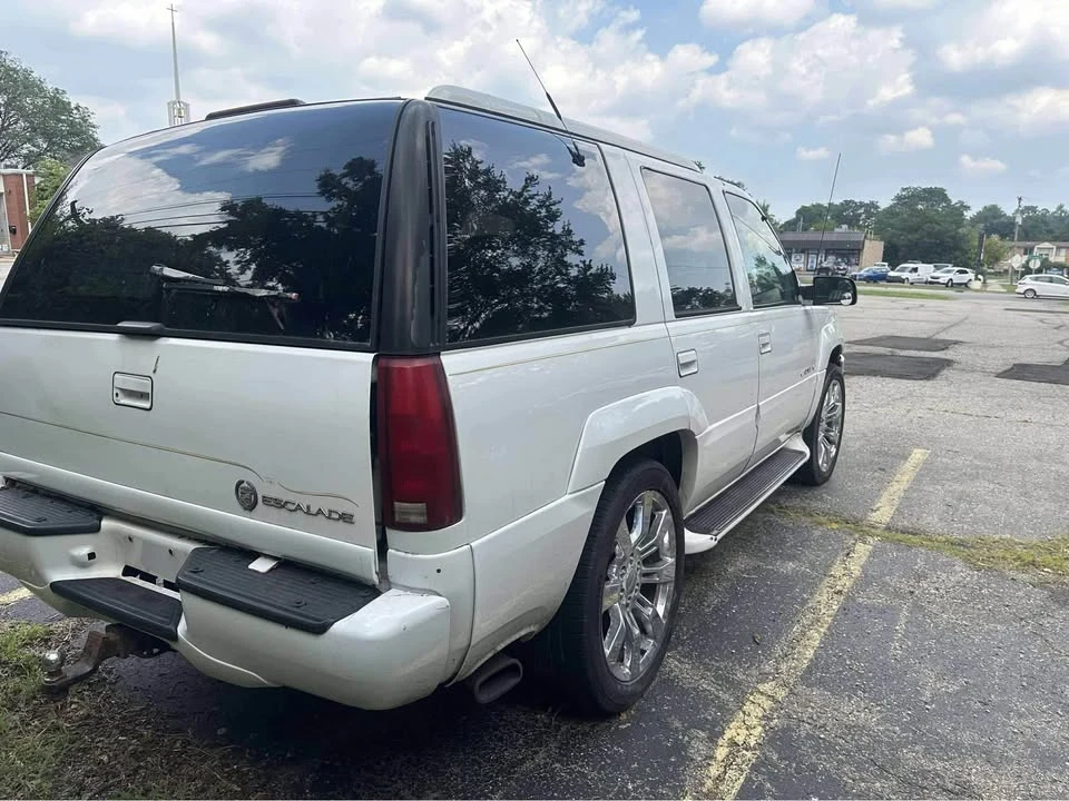 1999 Cadillac Escalade 1st Gen - Image 5 of 7