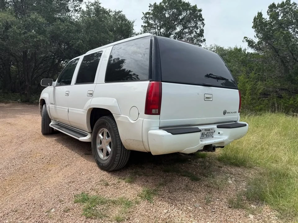 1999 Cadillac Escalade 1st Gen - Image 3 of 10