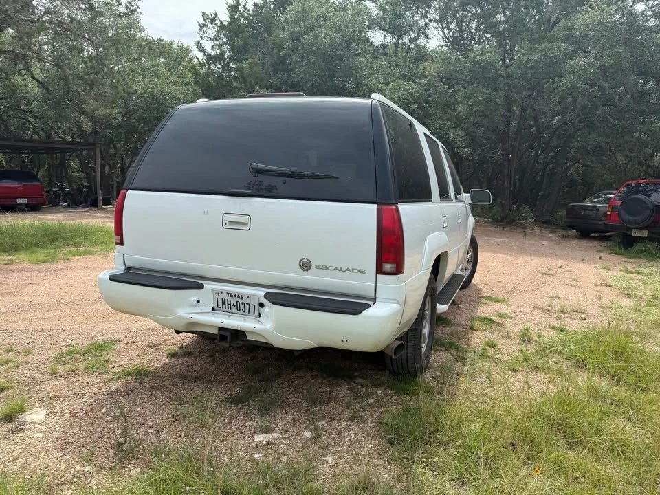 1999 Cadillac Escalade 1st Gen - Image 4 of 10