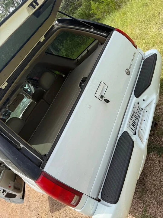 1999 Cadillac Escalade 1st Gen - Image 7 of 10