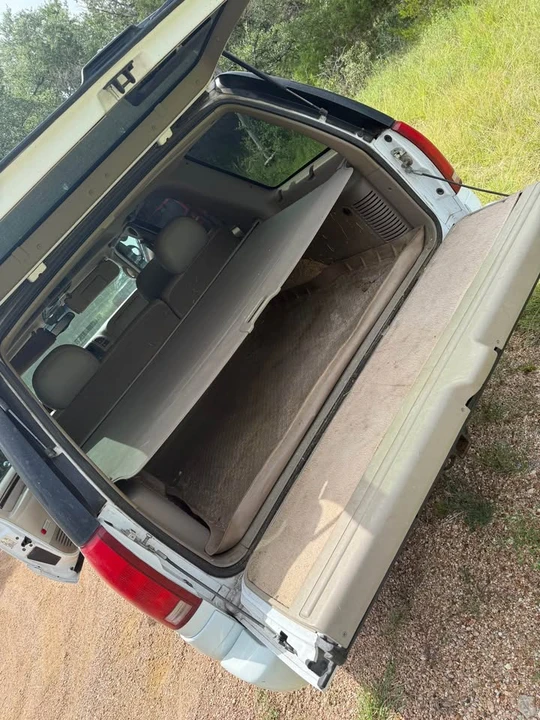 1999 Cadillac Escalade 1st Gen - Image 8 of 10