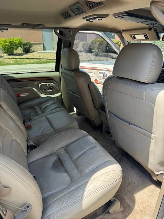 2000 Cadillac Escalade 1st Gen - Image 13 of 14