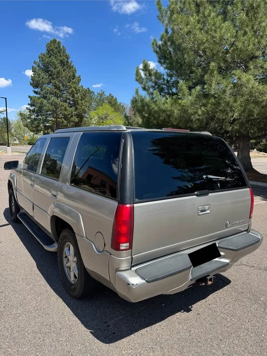 2000 Cadillac Escalade 1st Gen - Image 2 of 14