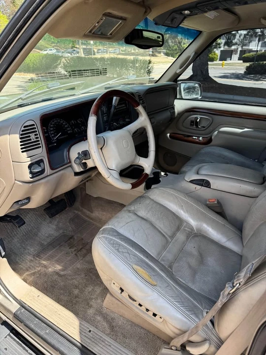 2000 Cadillac Escalade 1st Gen - Image 7 of 14