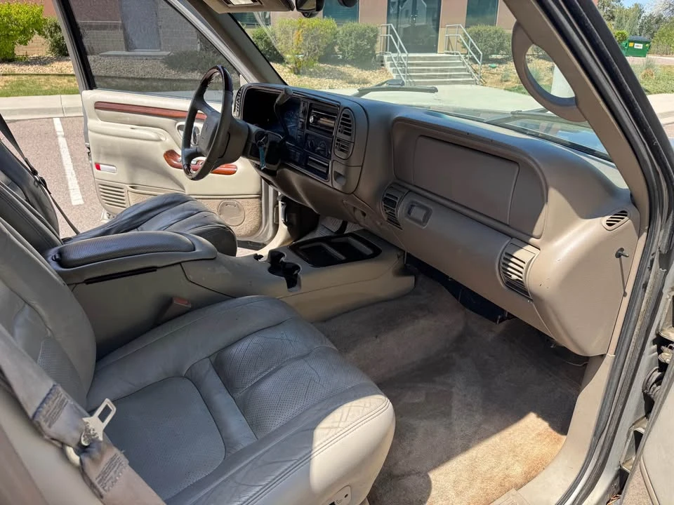 2000 Cadillac Escalade 1st Gen - Image 11 of 14