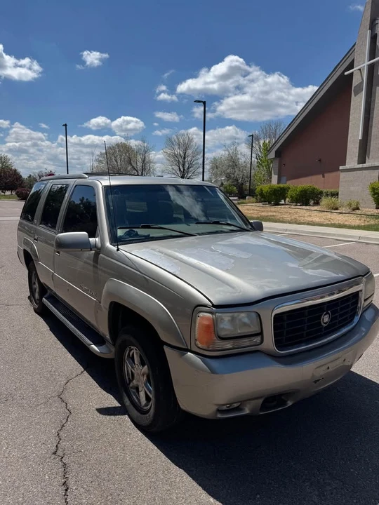 2000 Cadillac Escalade 1st Gen - Image 5 of 14
