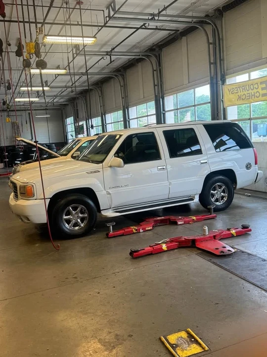 1999 Cadillac Escalade 1st Gen - Image 5 of 9