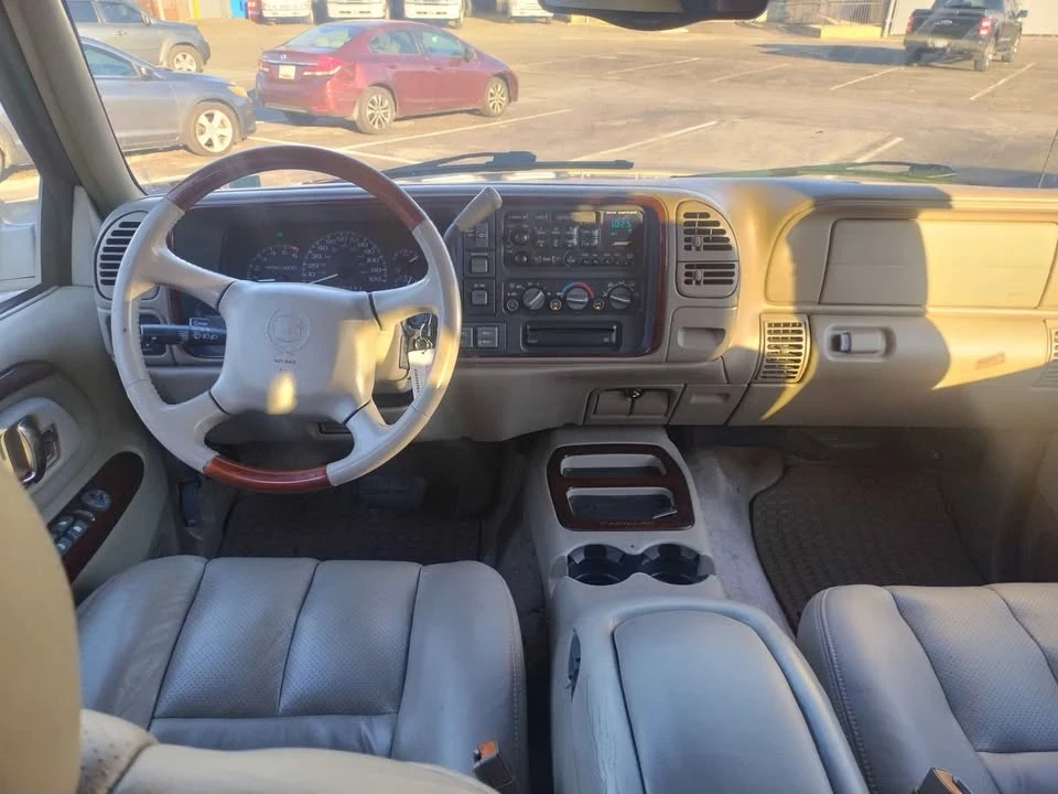 1999 Cadillac Escalade 1st Gen - Image 11 of 12