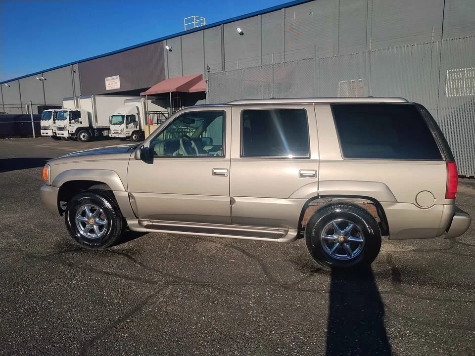 1999 Cadillac Escalade 1st Gen - Image 5 of 12