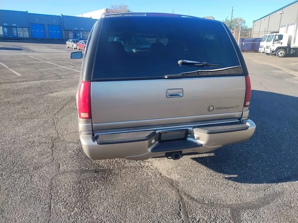 1999 Cadillac Escalade 1st Gen - Image 4 of 12