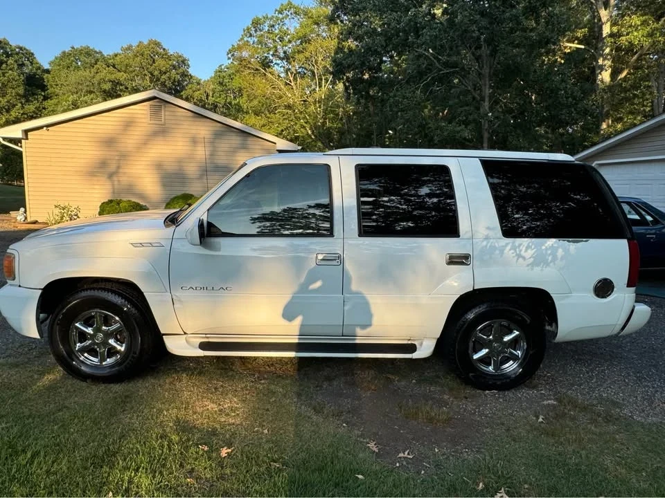 1999 Cadillac Escalade 1st Gen - Image 4 of 9