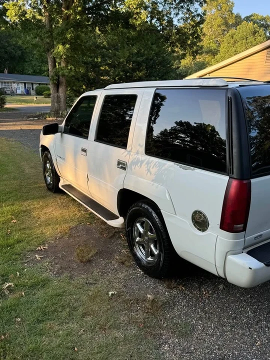 1999 Cadillac Escalade 1st Gen - Image 3 of 9