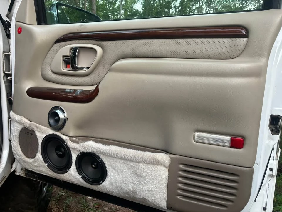 1999 Cadillac Escalade 1st Gen - Image 6 of 14