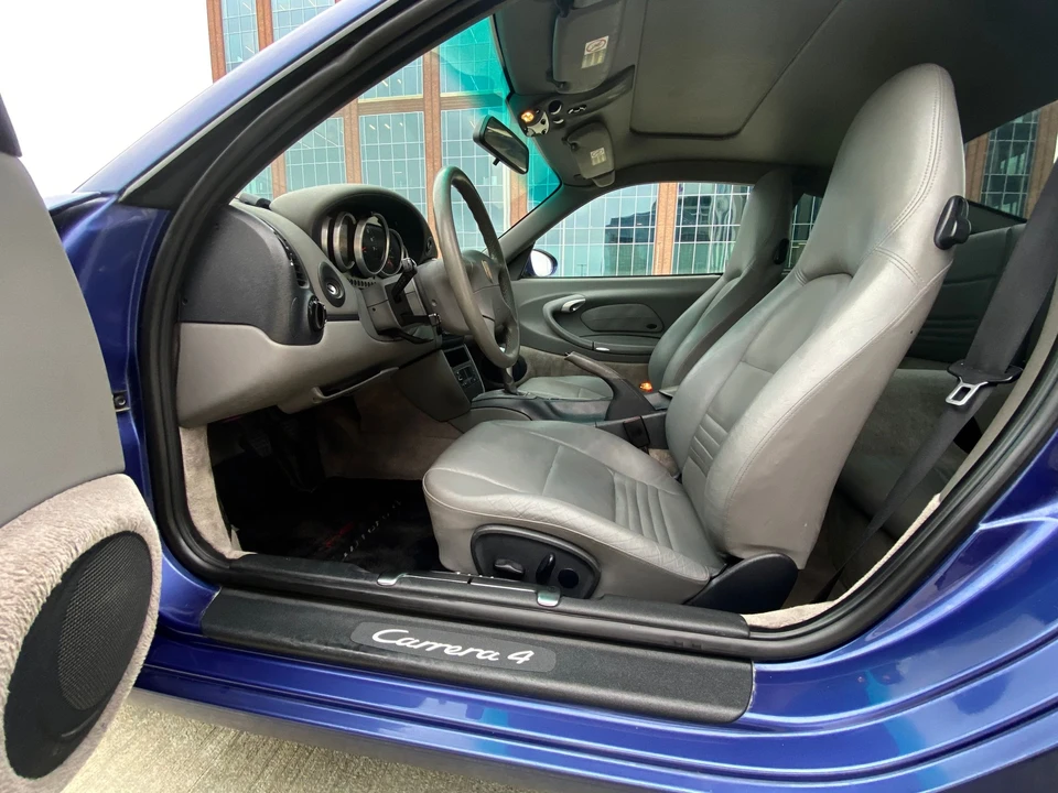 1999 Porsche 996 Carrera 4 - Image 10 of 21
