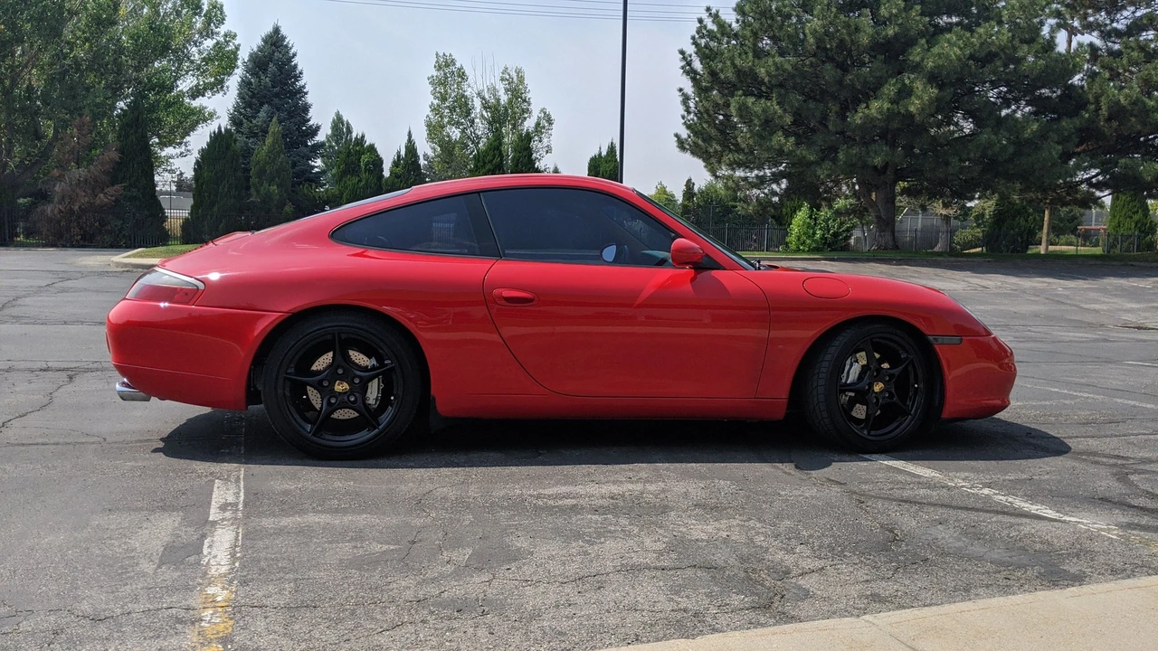 1999 Porsche 996 Carrera 4 - Image 9 of 24