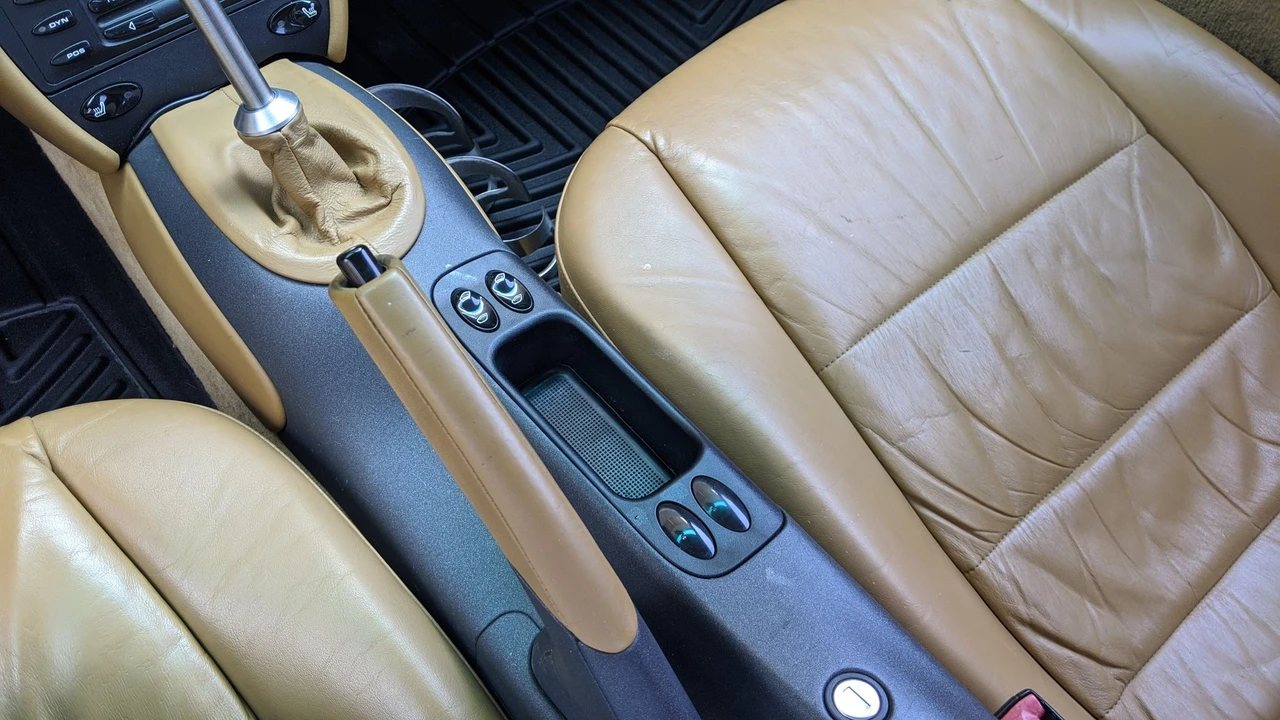 1999 Porsche 996 Carrera 4 - Image 17 of 24
