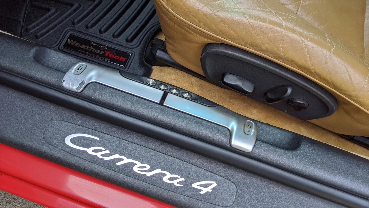 1999 Porsche 996 Carrera 4 - Image 18 of 24