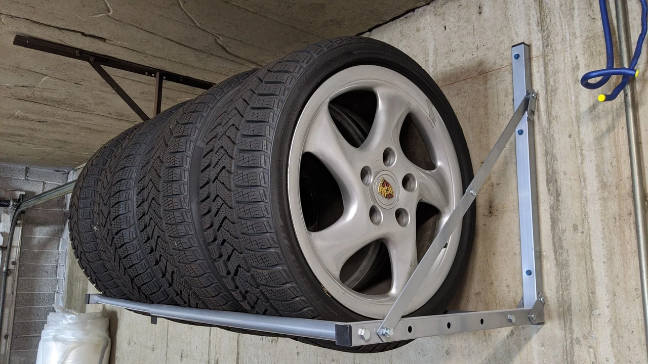 1999 Porsche 996 Carrera 4 - Image 21 of 24