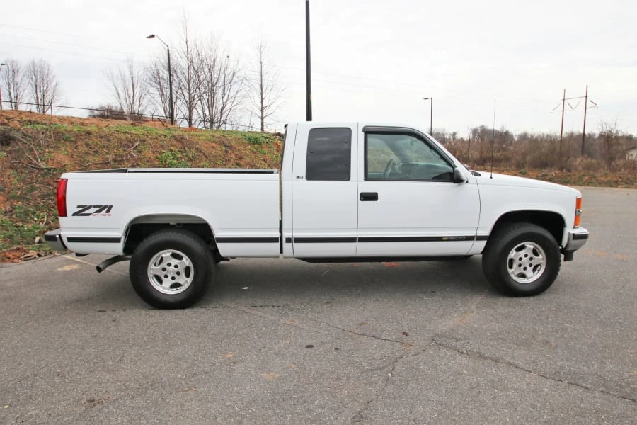 1999 Chevrolet Silverado 1st Gen - Image 2 of 31