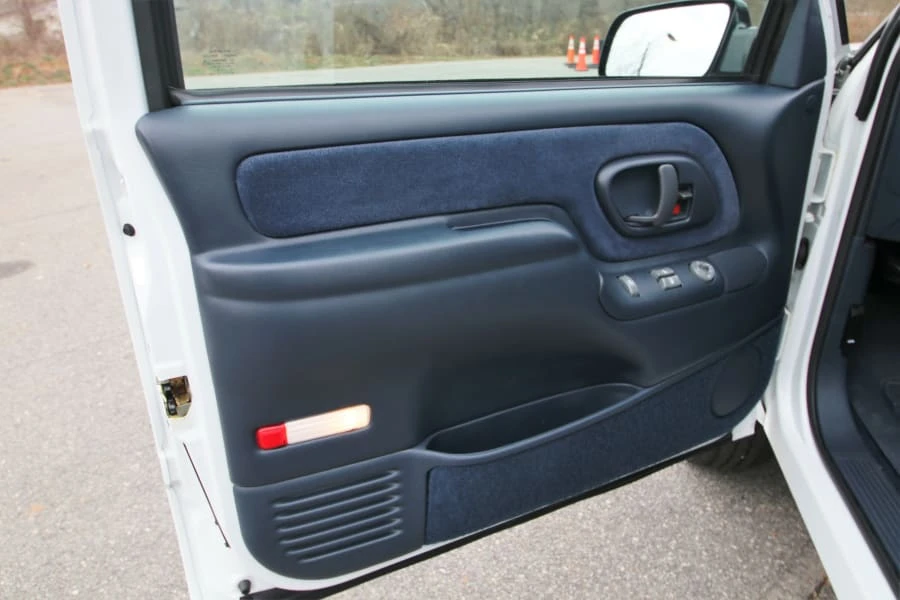 1999 Chevrolet Silverado 1st Gen - Image 4 of 31