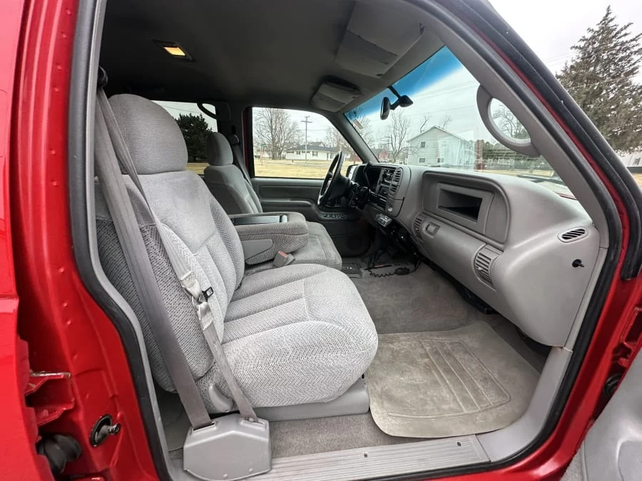 1999 Chevrolet Silverado - Image 21 of 31