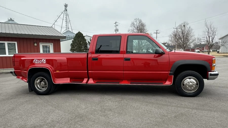 1999 Chevrolet Silverado - Image 2 of 31