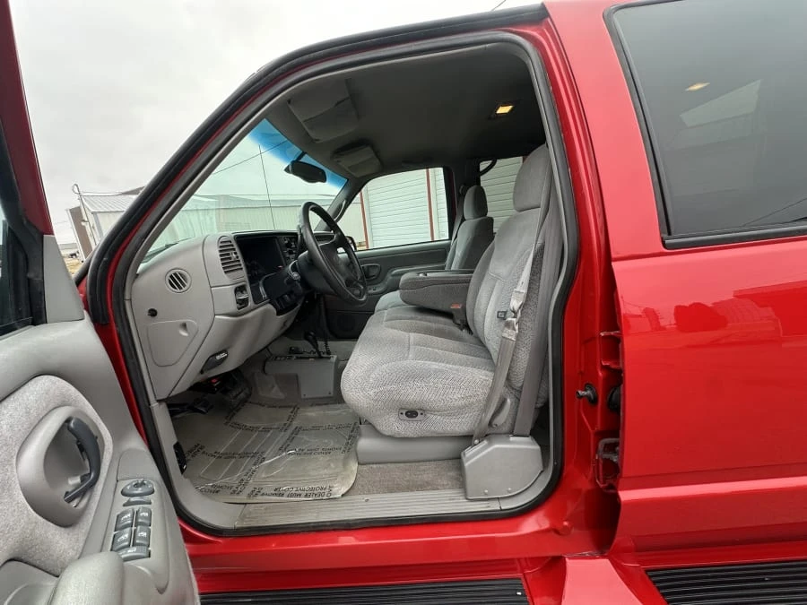 1999 Chevrolet Silverado - Image 17 of 31