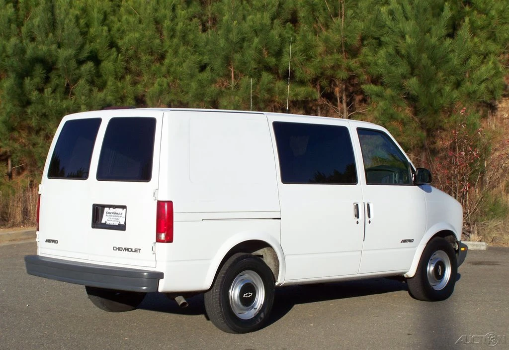 1999 Chevrolet Astro - Image 2 of 21