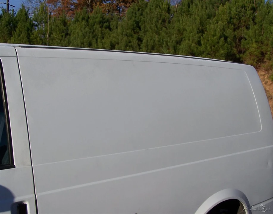 1999 Chevrolet Astro - Image 18 of 21