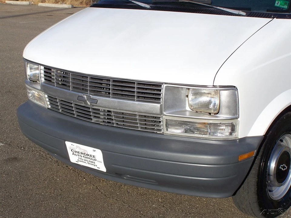 1999 Chevrolet Astro - Image 15 of 21