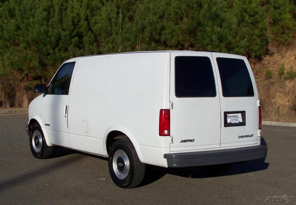 1999 Chevrolet Astro - Image 5 of 21