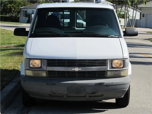 1999 Chevrolet Astro - Image 11 of 12