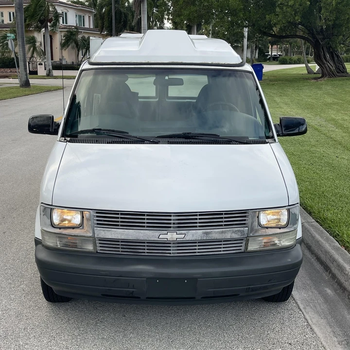 1999 Chevrolet Astro - Image 9 of 12