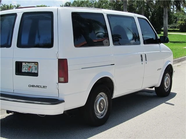 1999 Chevrolet Astro - Image 12 of 12
