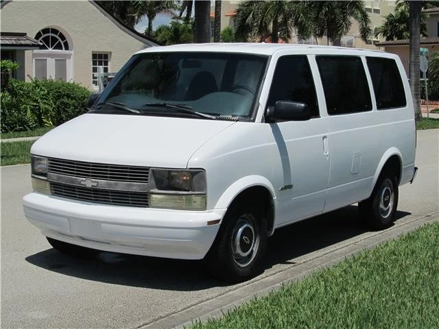 1999 Chevrolet Astro - Image 6 of 12